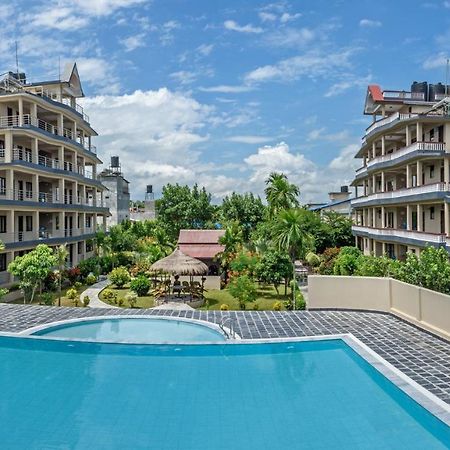 Hotel Monalisa Chitwan Саураха Экстерьер фото